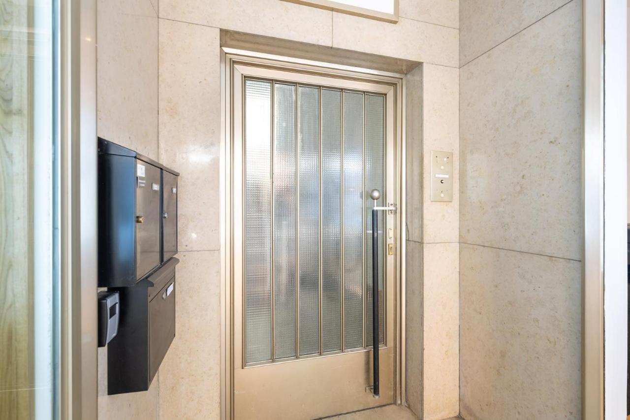 2 Bedroom Top Floor Apartment Direct On Marienplatz Munich Extérieur photo